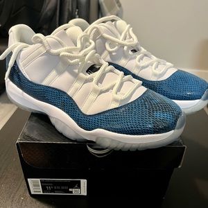 AIR JORDAN 11 RETRO LOW LE “Blue Snakeskin"